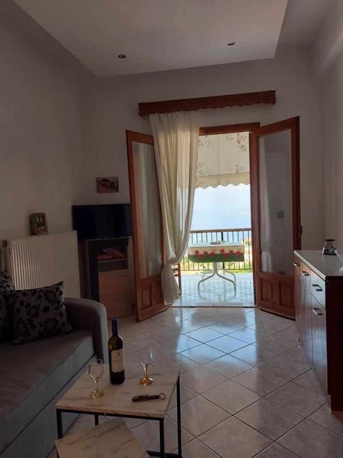 George'S Apartment Loutraki  Exterior photo