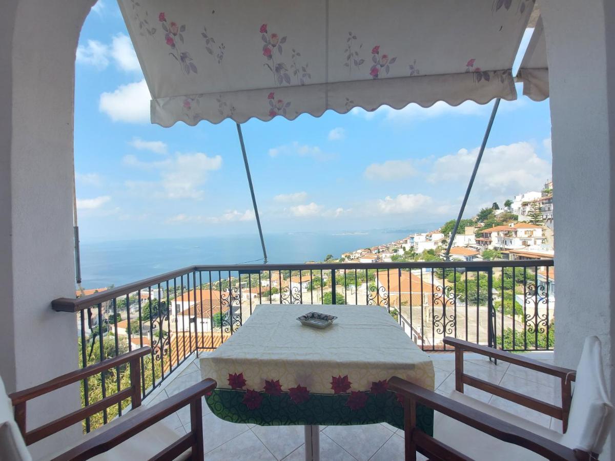George'S Apartment Loutraki  Exterior photo